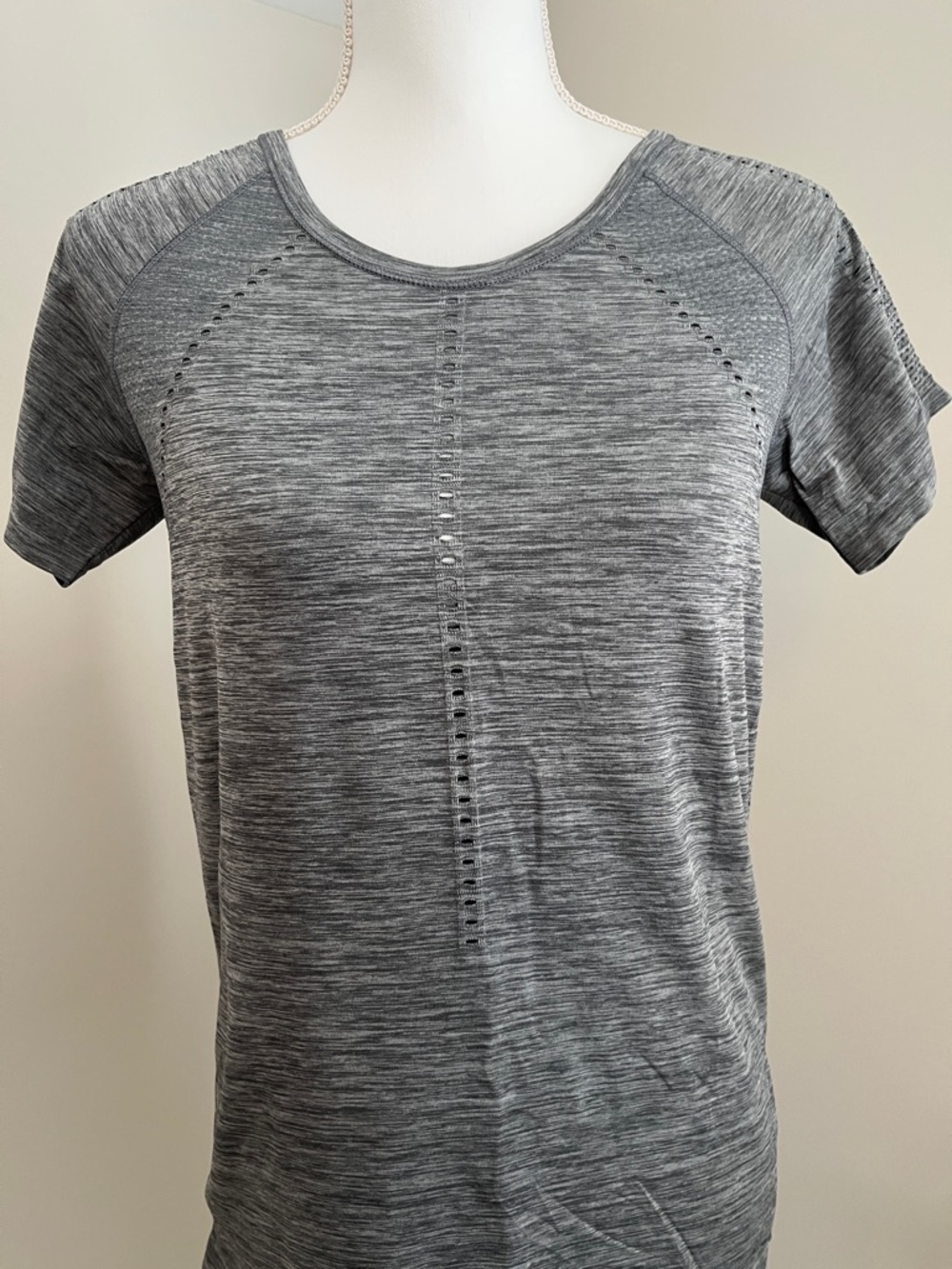 Athleta Gray Women's Short Sleeve Active Tee